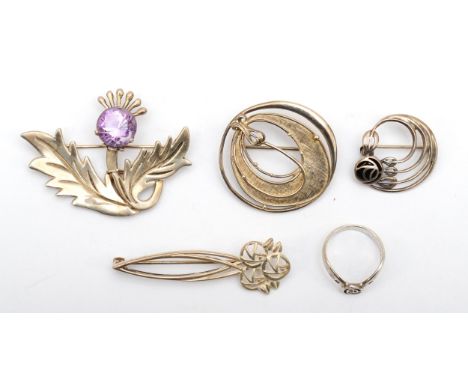 A Mexican silver and amethyst floral brooch and four Celtic silver pieces, 30gm 