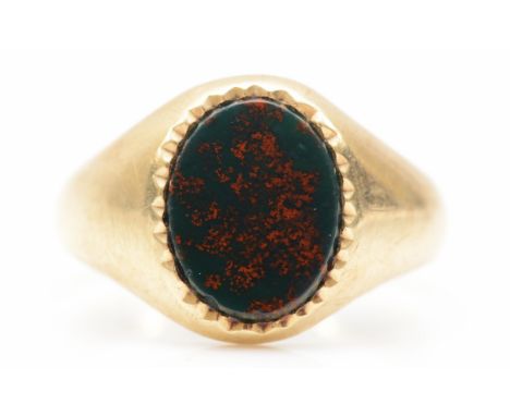 A 9ct gold bloodstone signet ring, K, 2.6gm. 