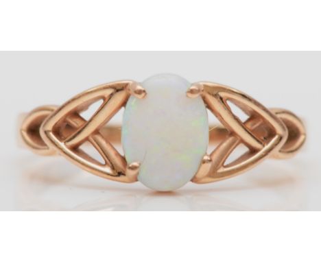 A 9ct rose gold opal single stone ring, Q, 2.2gm 