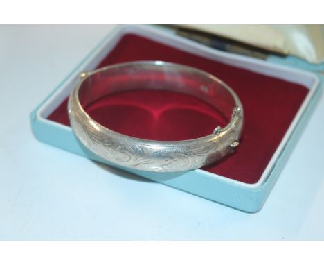 A 1965 Birmingham Sterling silver bangle, approx. 22gms 