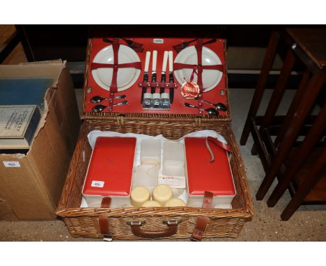 A Sirram picnic set 