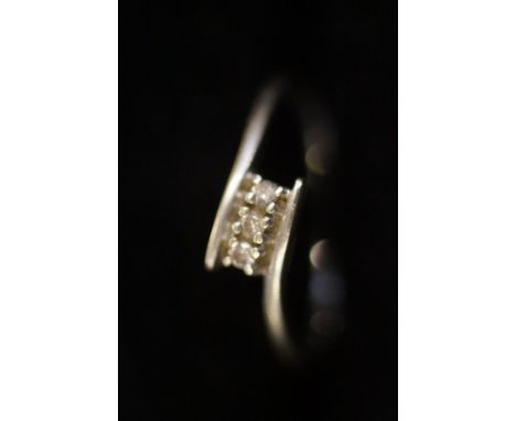 9ct White Gold 3 diamond ring Size R