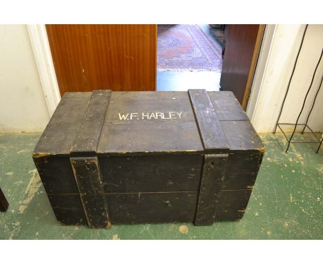Early 20thC wooden travel trunk/case, complete with tin lining