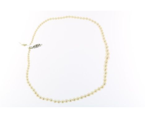 Cultivated pearl neklace, in increasing diameter, ca. 3-7 mm,  light baroque, with silver lock set with marcasites, length 44
