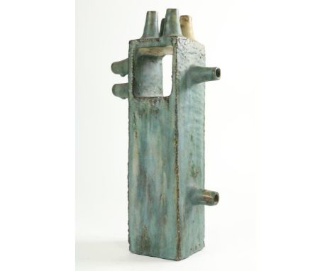 Ceramic sculpture, unsign. '70, h. 39 cm.Keramiek abstract sculptuur, onges. 70-er jaren, h. 39 cm.