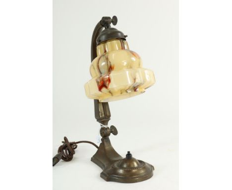A Art Deco table lampArt Deco tafellampje met glazen kapje