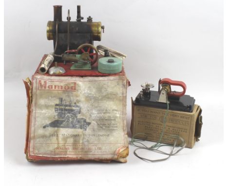 A Mamod SE2 Stationary Steam Engine, by Malins Engineers Ltd, together with a Model Dynamo no 1500, (boxed). (2)
