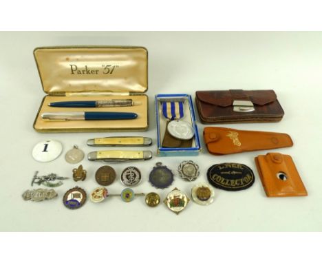 A mixed group of collectables, comprising fifteen medals and badges, LNER Collector, National Union of Railwaymen, Amalgamate