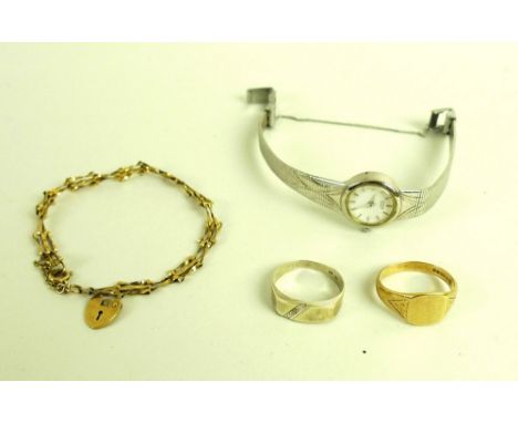 A 9ct gold gate link bracelet with heart shaped padlock clasp, a gentleman's 9ct gold signet ring, size 'R', and a gentleman'
