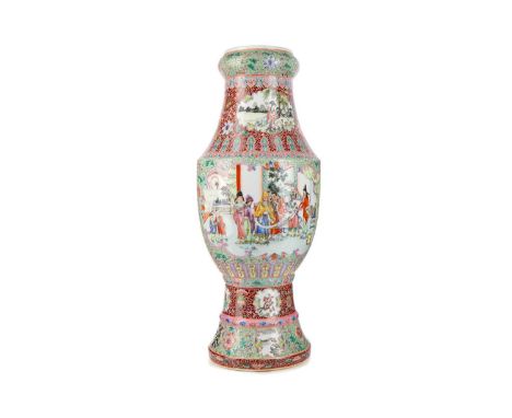 LARGE CHINESE FAMILLE ROSE VASE MID 20TH CENTURY, CIRCA 1950-59 the body decorated with scholars inspecting a scroll painting