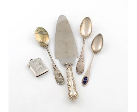 A mixed lot of silver items, comprising: an American parcel-gilt Aesthetic movement spoon, by Tiffany and Co, decorated with 