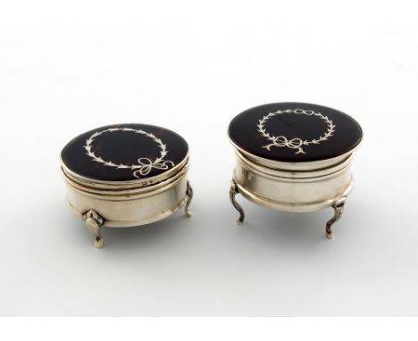 λ A silver-mounted tortoiseshell trinket box, by H. Clifford-Davis, Birmingham 1910, circular form, the hinged cover with inl