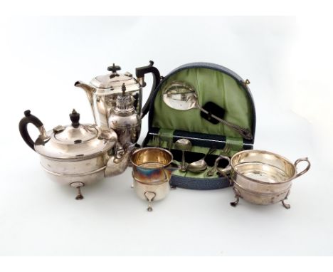 A mixed lot, comprising: a Victorian sugar caster, by George Fox, London 1891, vase form, with a fluted finial, on a raised s