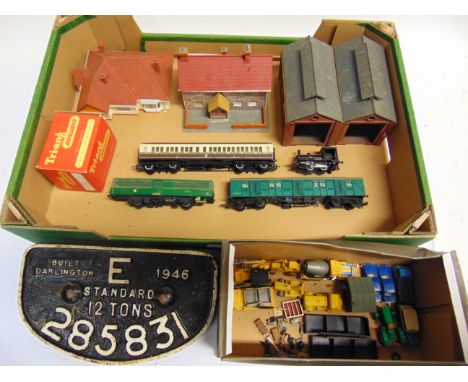 [OO GAUGE]. A MISCELLANEOUS COLLECTION  comprising a Hornby G.W.R. clerestory coach; Tri-ang B.R. (S.R.) parcels van; two pla