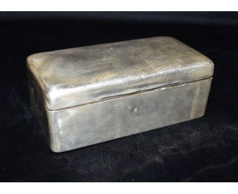 VICTORIAN SILVER CIGAR BOX  17.0cm long x 8.5cm wide, 6.5cm deep, cedar wood lined, with engraved crest on hinged lid.  Hallm