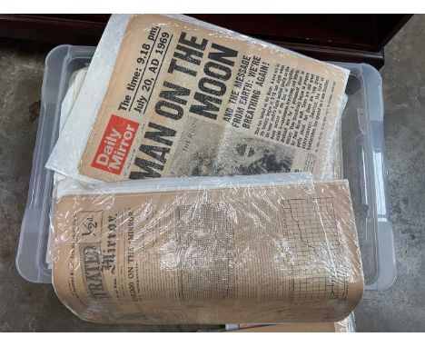 Newspapers selection of Daily Mirror including issue no.1 1903 2nd November plus John Lennon's death, Elvis Priesley's death 