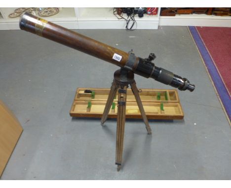 Ross of London telescope no 64844 5 to 21 variable power - Length 75cm with case and tripod