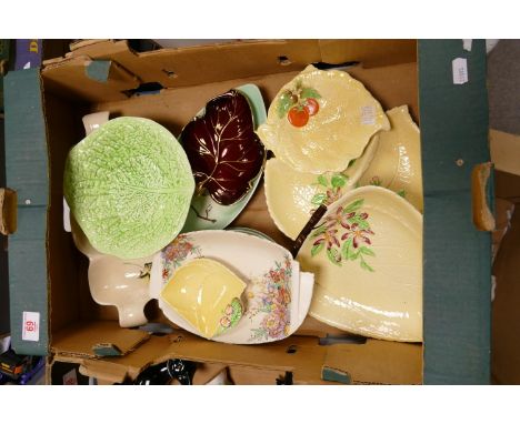 A mixed collection of items to include: Carltonware Australian Pattern dishes &amp; platters similar embossed items etc 