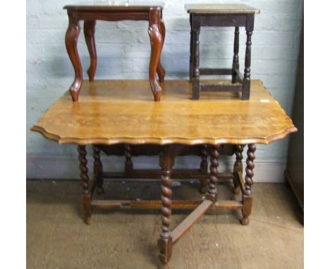 Oak drop leaf gate leg barley twist dining table: with pie crust shaped top together with a reproduction mahogany effect occa