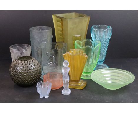 Vintage Art Deco selection of glass to include coloured example vases, ball vase, box vase, Davidson style blue glass vase, d