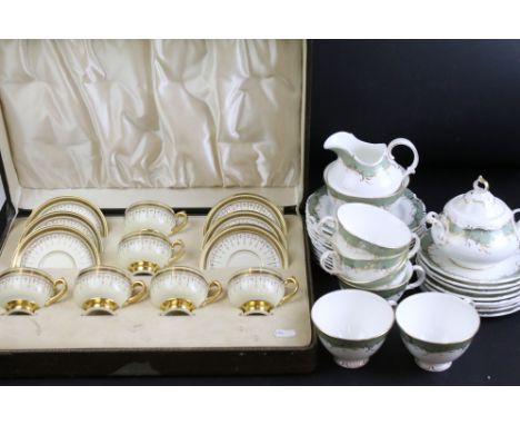 Royal Doulton 'Fontainebleau' H.4978 green and gold filigree border tea set with lidded sugar pot, milk jug, sugar bowl, six 