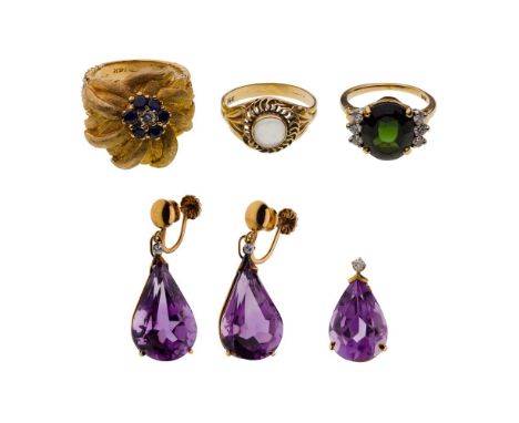 14k and 10k Yellow Gold Jewelry Assortment  (5) items including a cocktail ring having sapphire accents, a ring having an ova