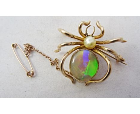 Vintage Gold , Opal and Pearl Spider brooch
14mm x 12mm Opal with vivid colours to the Thorax,Pearl set abdomen on pin fixing