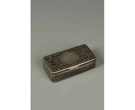 A RUSSIAN NIELLO WORK SNUFF BOX of rectangular form, the body with a vacant central circular cartouche and decorated with geo
