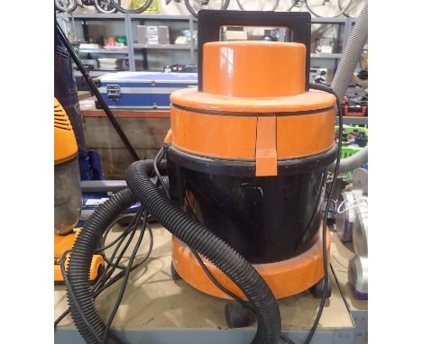 Vax 2000 vacuum cleaner. Not available for in-house P&P, contact Paul O'Hea at Mailboxes on 01925 659133Condition Report: All