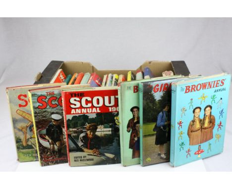Tray of Vintage Annuals mainly Scouting and Girl Guide interest dating around 1960's