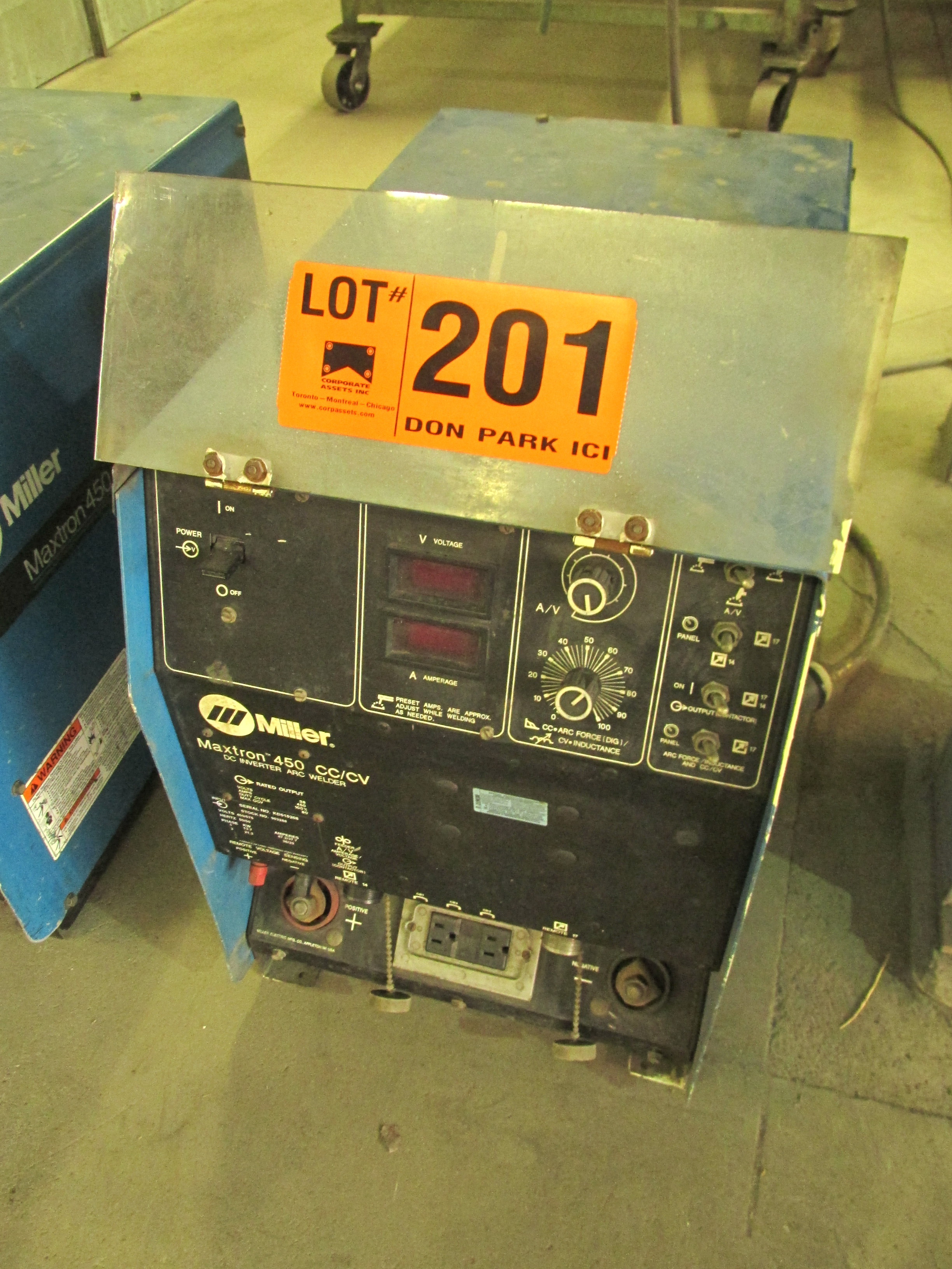 MILLER MAXTRON 450 DIGITAL MIG WELDER S/N KD515208