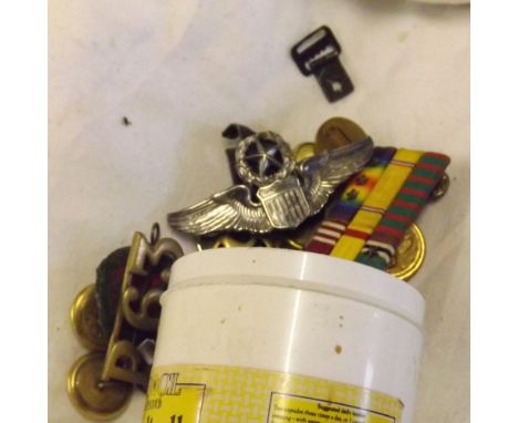 Tub of misc. US Army buttons      
