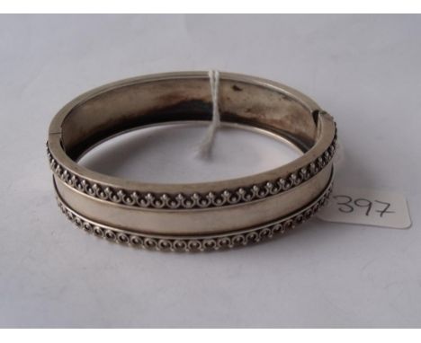 Hinged silver bangle 22g      