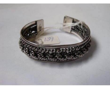 Sterling silver heavy torque style bangle with rope twist decoration 43g       