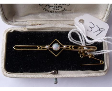 A boxed opal & pearl bar brooch 2.7g    