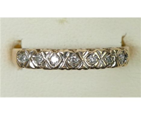 A 9ct gold and diamond half eternity ring, size P, 1.8gm 