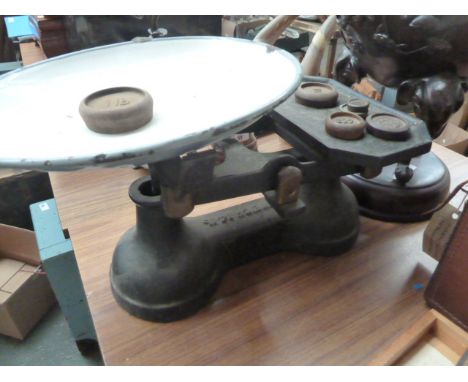 A set of vintgae W. Brecknell, Birmingham kitchen scales and weights