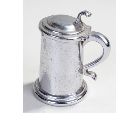 Dunhill table cigarette lighter modelled as a tankard