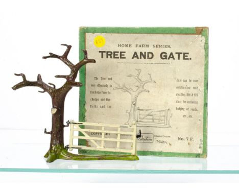 Britains boxed set 7F Tree and Gate, VG in G box,