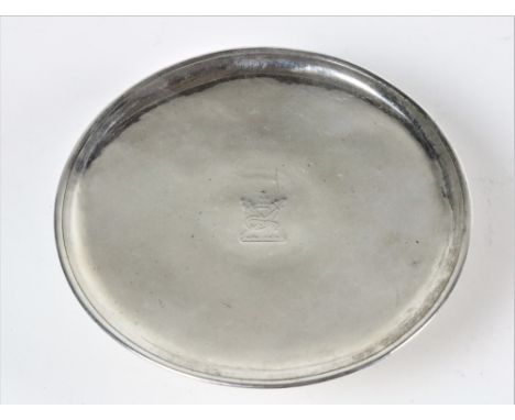 An important 17th Century Irish silver Tazza, c. 1717 by T.W., the moulded rim with central coat of arms, 13cms (5") diameter