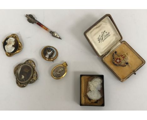 A collection of Victorian and later jewellery to include a gilt mounted micro-mosaic set locket, the front featuring forget-m