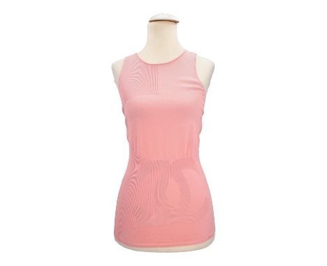 CHANEL Top, Gr. ca. 38 (fr. 40). Elastisches Textil in Rosa mit weitem Rundhalsausschnitt und CC-Logo Webmuster. Etikett ist 