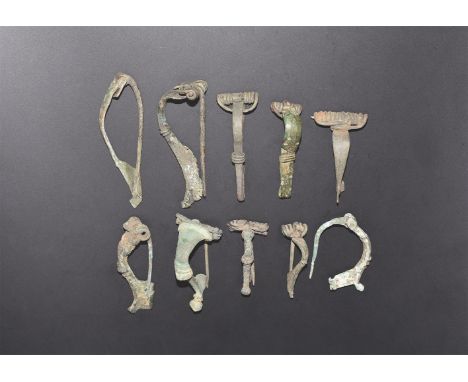 1st-3rd century AD. A mixed group of bronze bow brooches including P-shaped, trumpet-derivative, Aucissa and other types.  80