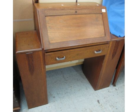 Art Deco design oak pedestal kneehole fall front bureau.(B.P. 24% incl. VAT) 