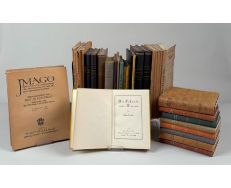 Sigmund Freud u.a.Bücher und Hefte (Konvolut 38 Stück)zwischen kl. 8° (17,5 x 12,5 cm) und Lex. 8° (25 x 19,5 cm)Geschäftsauf