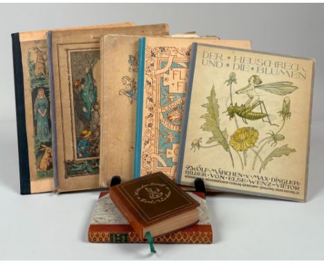 KinderbücherBücher (Konvolut 7 Stück)18.-20. Jahrhundertzwischen 16° (11 x 9 cm) und Lex. 8° (28 x 22 cm)Geschäftsauflösung W