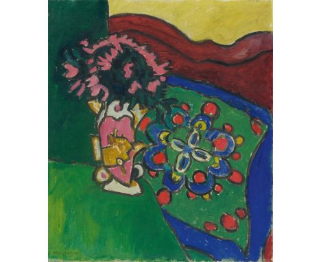 Gabriele Münter (Berlin 1877 – 1962 Murnau). „Blumenstillleben mit Sofa und Kissen“. 1910Öl auf Leinwand.  56&nbsp;×&nbsp;49&