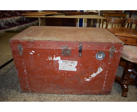 LARGE METAL TRUNK, APPROX 102 X 61CM