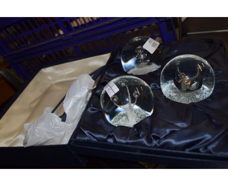 PAPERWEIGHTS INCLUDING A CAITHNESS TRIO PAPERWEIGHT NO 457/750