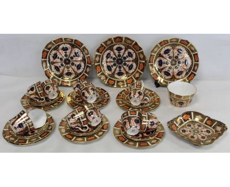 Royal Crown Derby "Imari 1128" pattern teaset for twelve settings, comprising: twelve teacups; saucers and side plates; two c